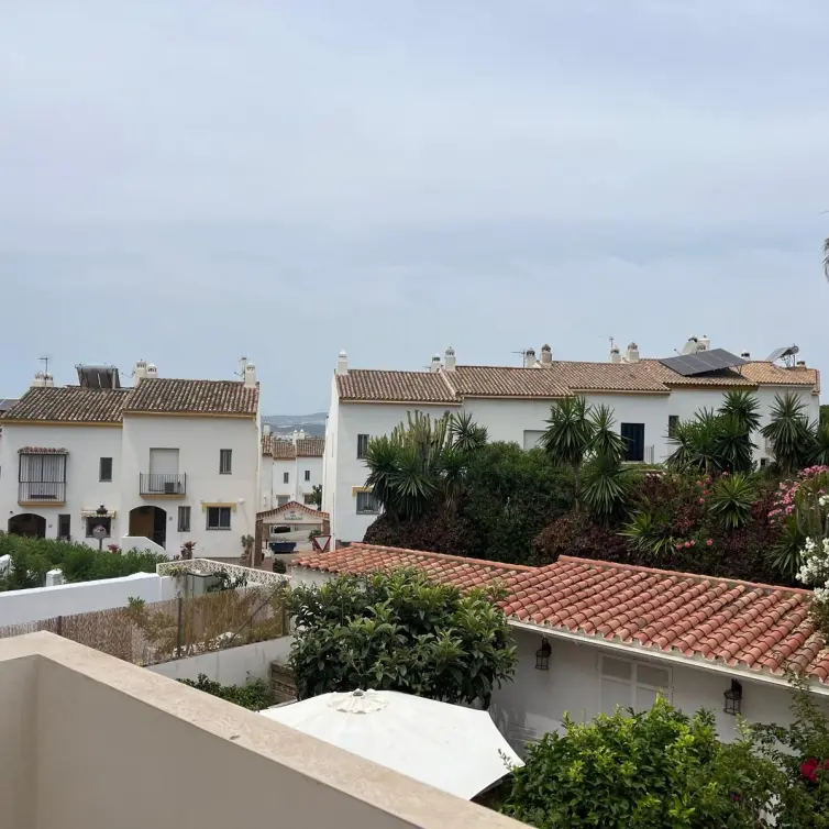 Продажа апартаментов на первом этаже в Estepona