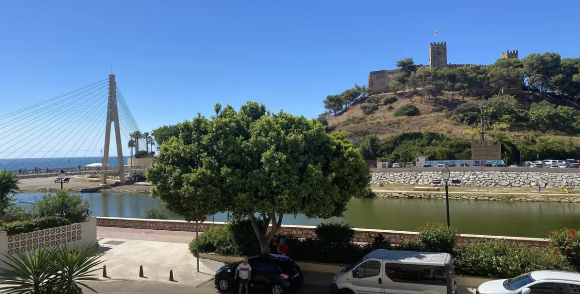 Venta de apartamento en planta media en Fuengirola 2