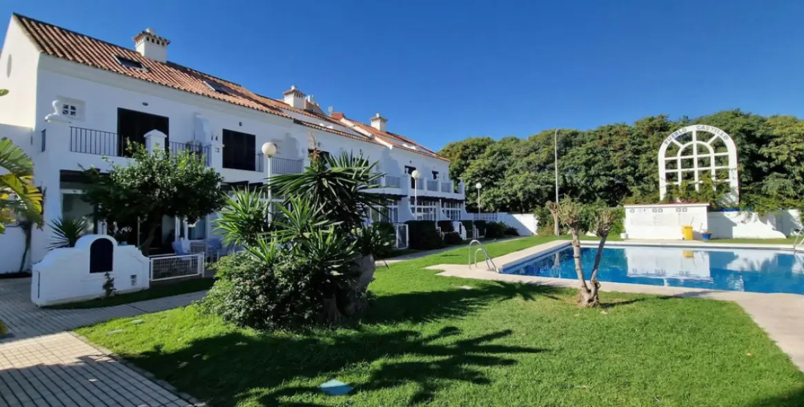 Venta de apartamento en planta media en Fuengirola 35