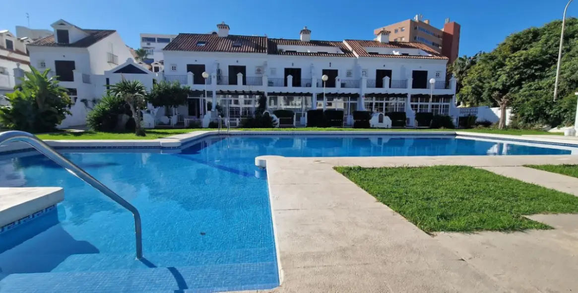 Venta de apartamento en planta media en Fuengirola 37