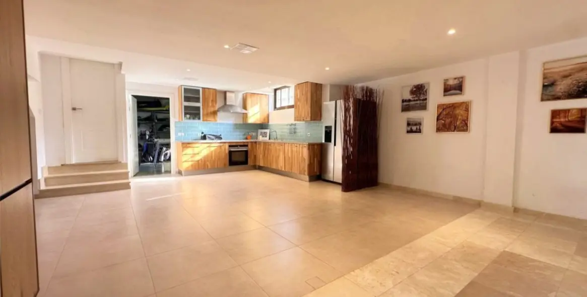 Продажа дома на две семьи в Estepona 52