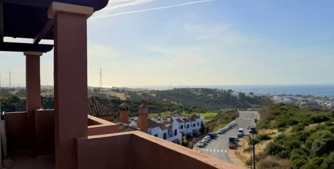 Продажа дома на две семьи в Estepona 55