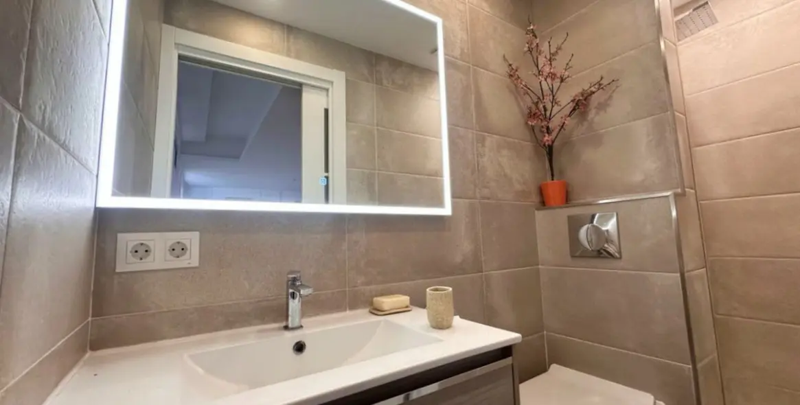 Продажа дома на две семьи в Estepona 59