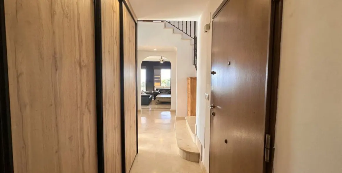 Продажа дома на две семьи в Estepona 63