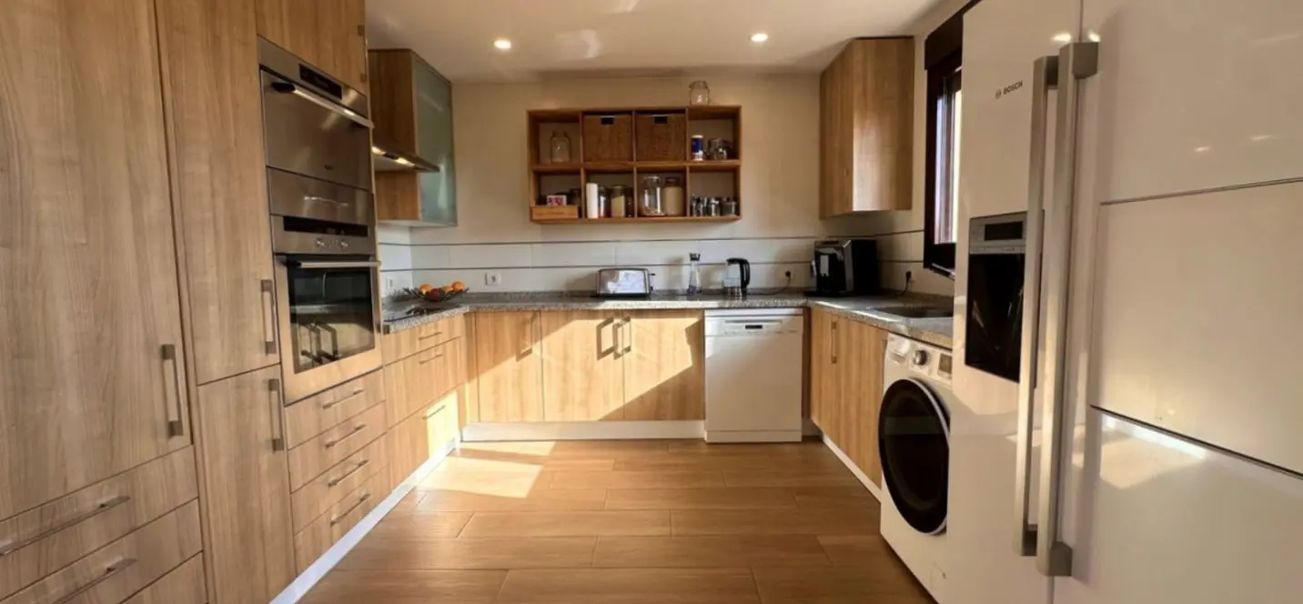 Sale of semi-detached house in Estepona 3
