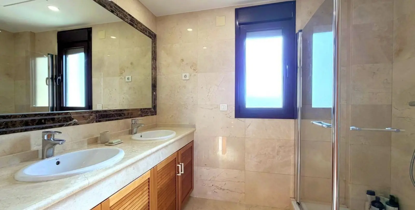 Sale of semi-detached house in Estepona 32