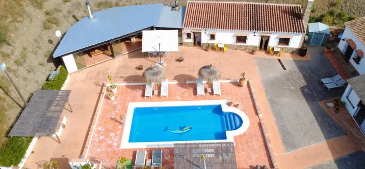 Sale of detached villa in Alora 2