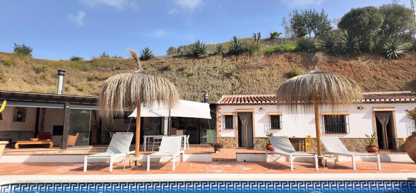 Sale of detached villa in Alora 0