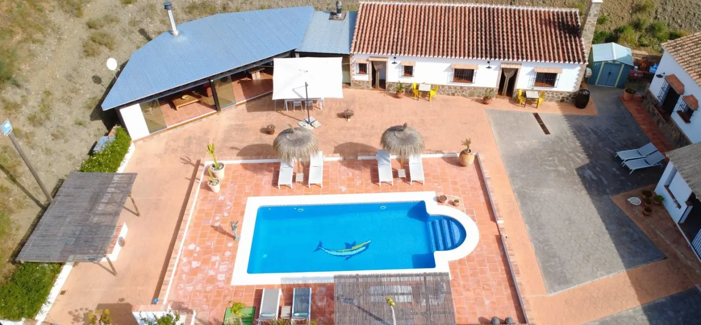 Sale of detached villa in Alora 2