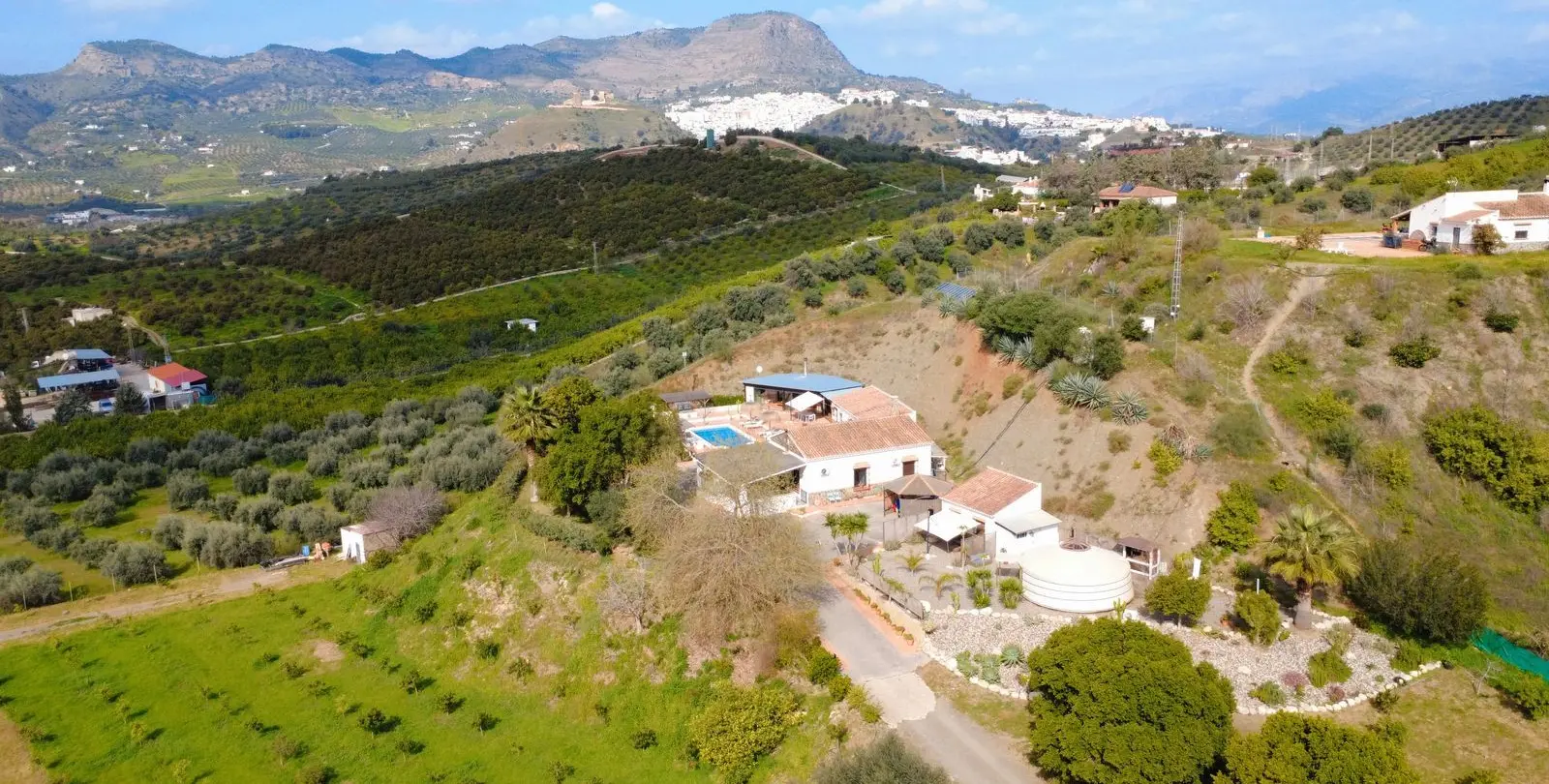 Sale of detached villa in Alora 7