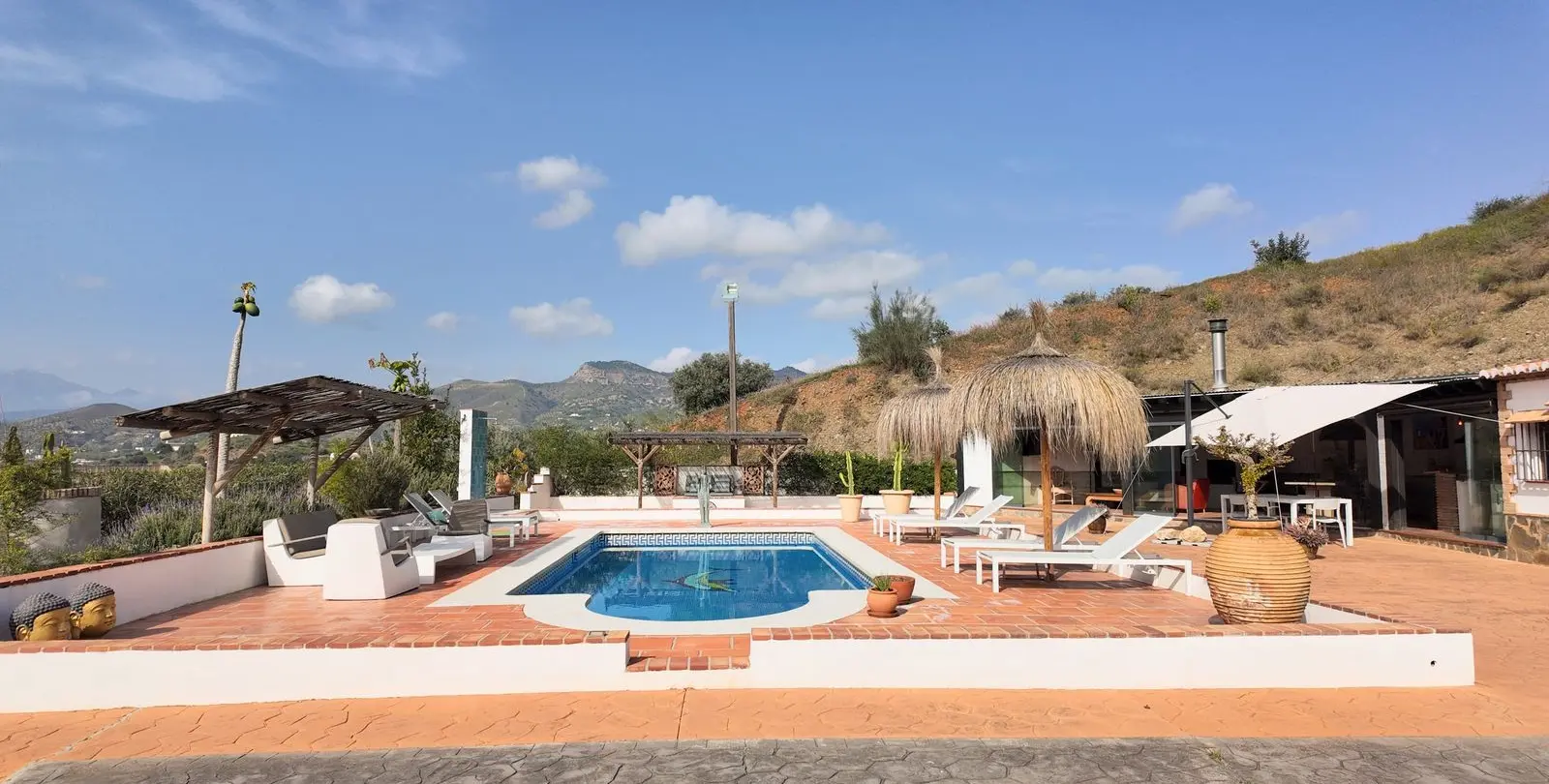 Sale of detached villa in Alora 36
