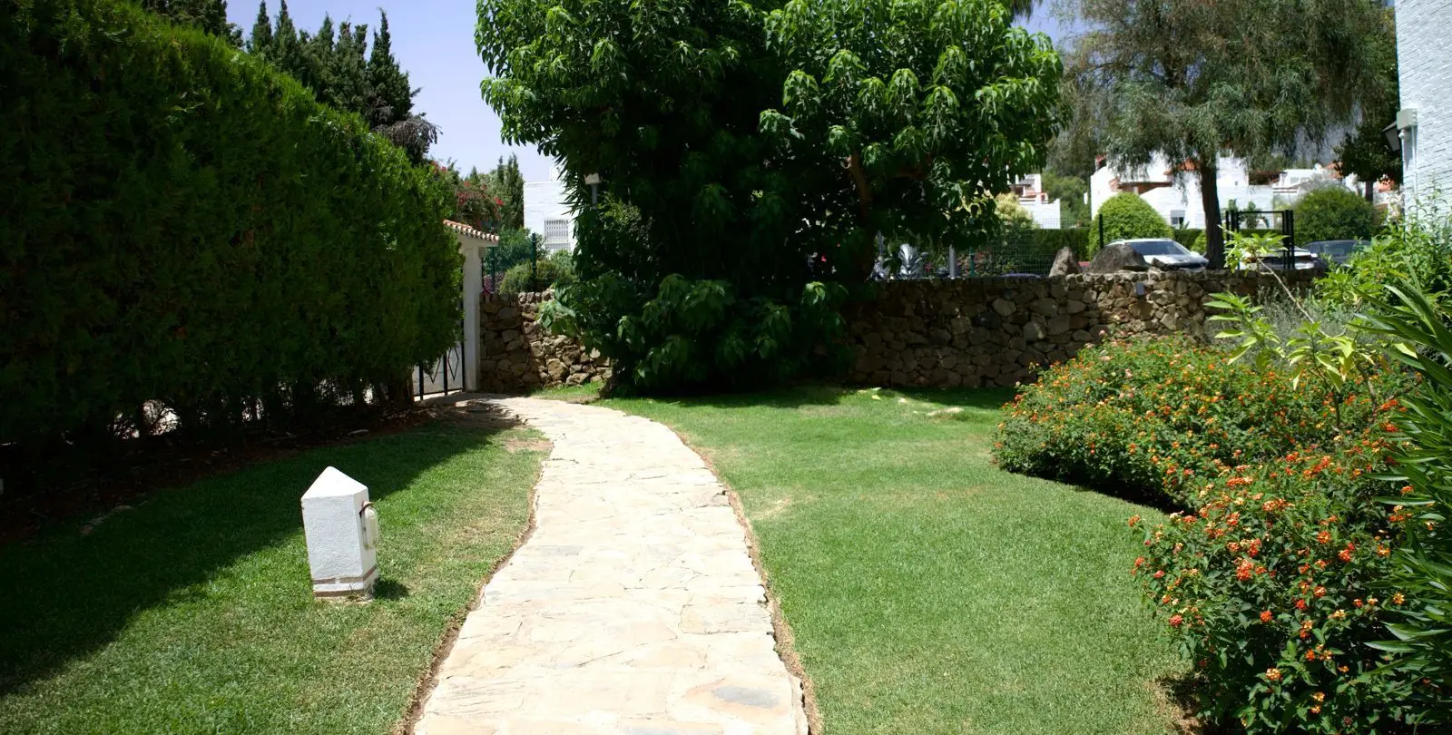 Sale of ground floor apartment in Marbella 23