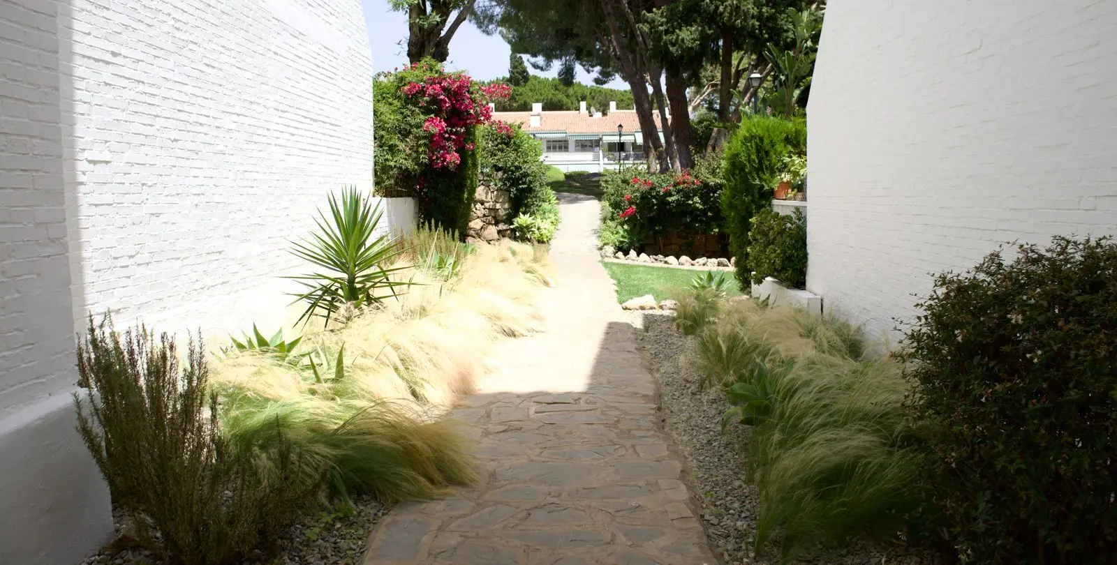 Sale of ground floor apartment in Marbella 26