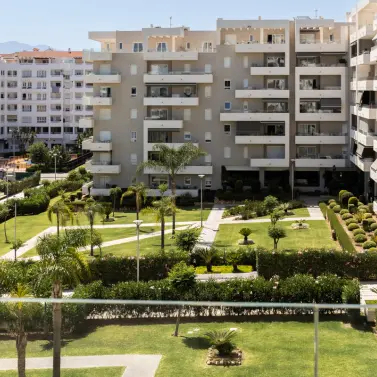 Sale of middle floor apartment in La Campana
