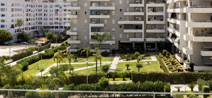 Sale of middle floor apartment in La Campana 0