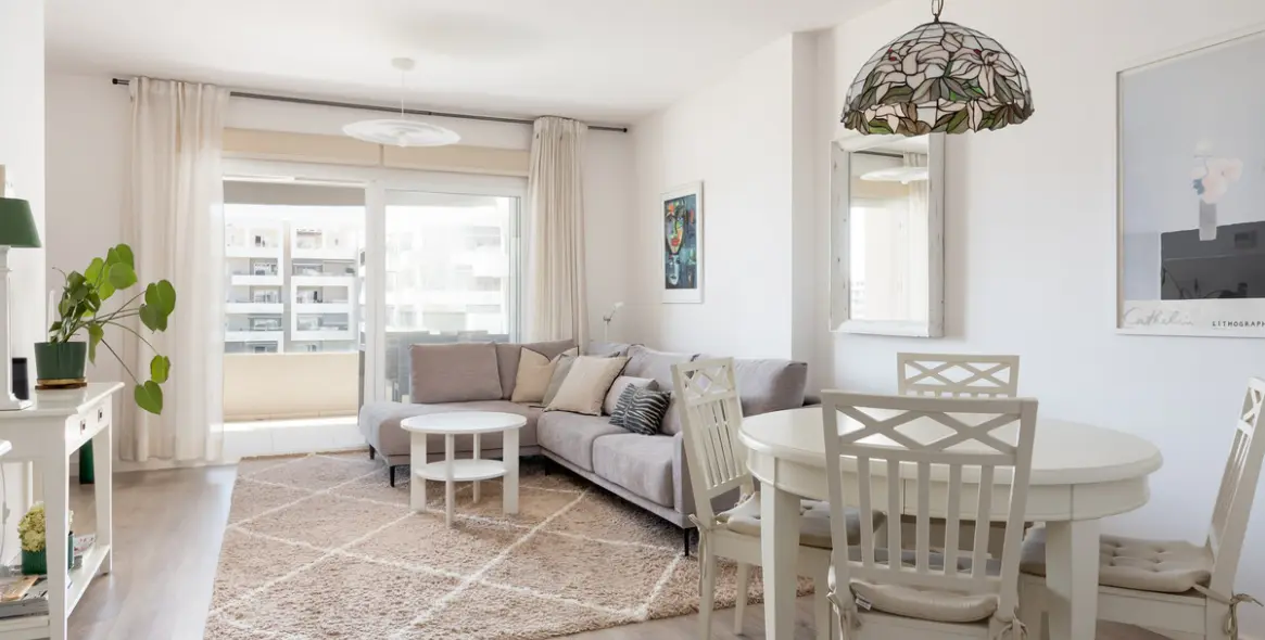 Sale of middle floor apartment in La Campana 6
