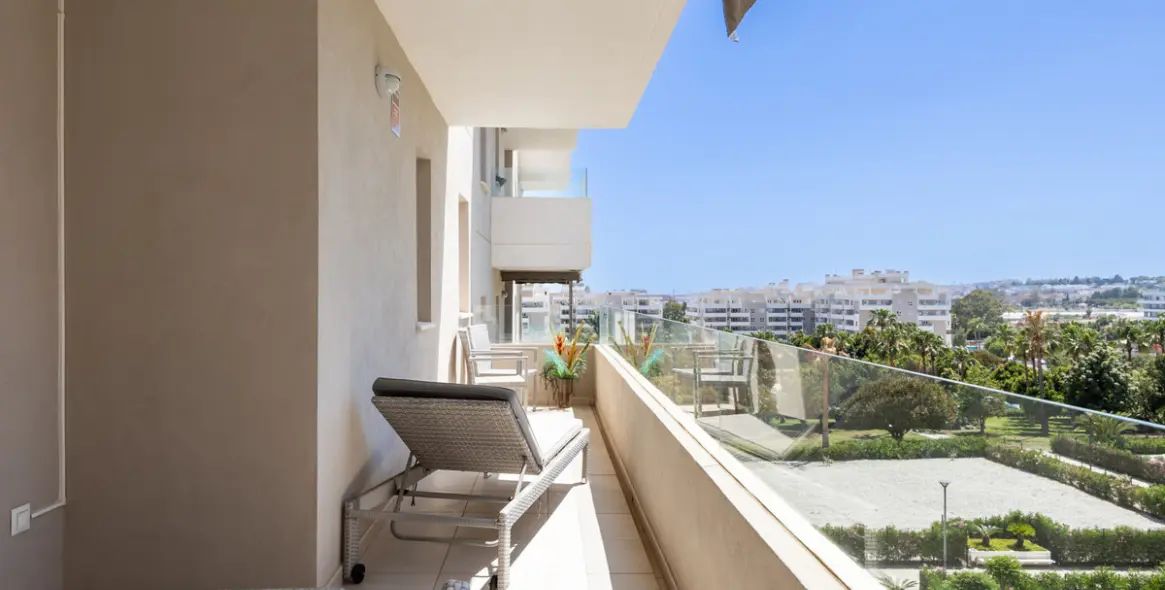 Sale of middle floor apartment in La Campana 21