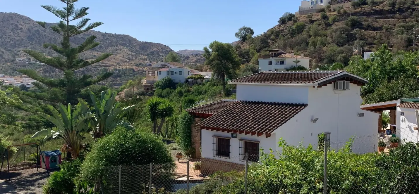 Sale of detached villa in Alora 0