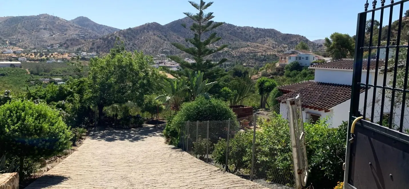 Sale of detached villa in Alora 1