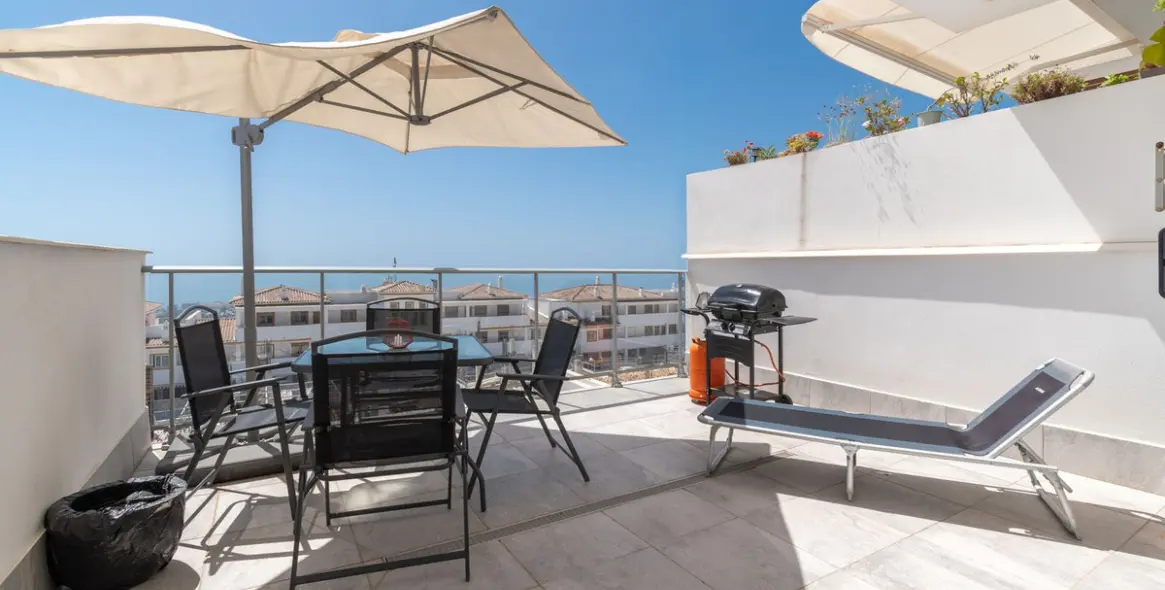 Sale of middle floor apartment in Benalmadena Pueblo 1
