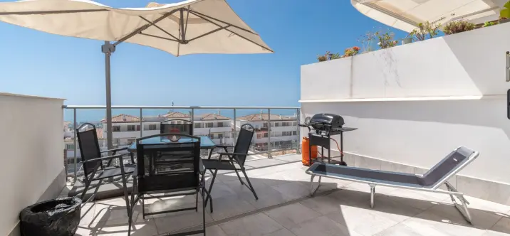 Sale of middle floor apartment in Benalmadena Pueblo 0
