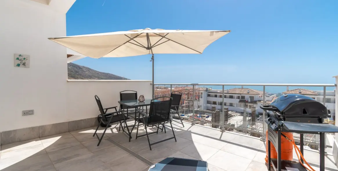 Sale of middle floor apartment in Benalmadena Pueblo 2