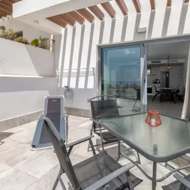 Sale of middle floor apartment in Benalmadena Pueblo