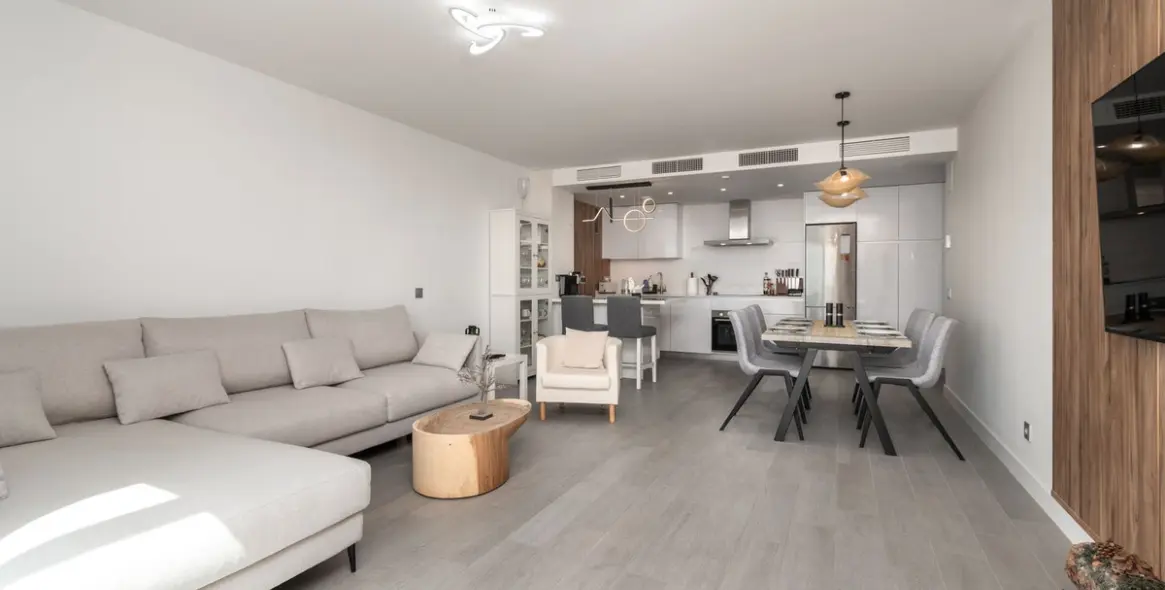 Sale of middle floor apartment in Benalmadena Pueblo 10