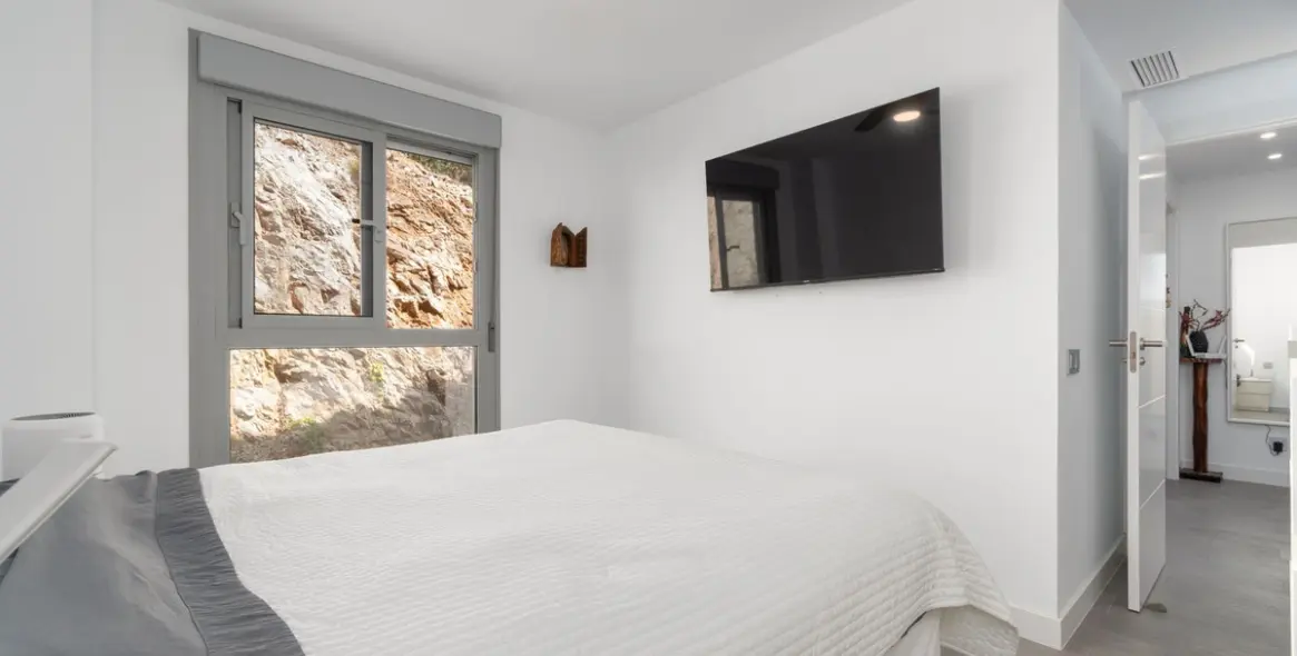 Sale of middle floor apartment in Benalmadena Pueblo 13
