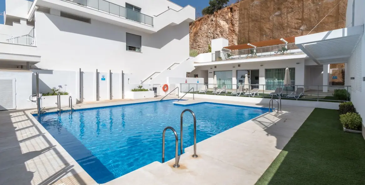 Sale of middle floor apartment in Benalmadena Pueblo 22