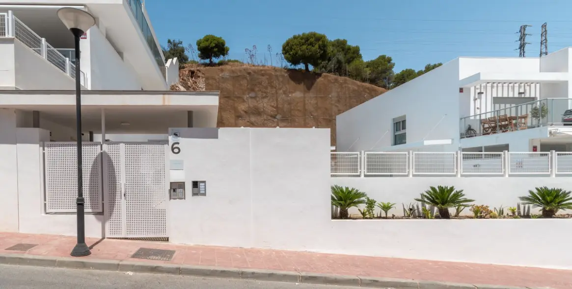 Sale of middle floor apartment in Benalmadena Pueblo 28