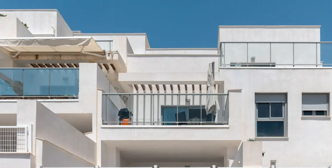 Sale of middle floor apartment in Benalmadena Pueblo 29