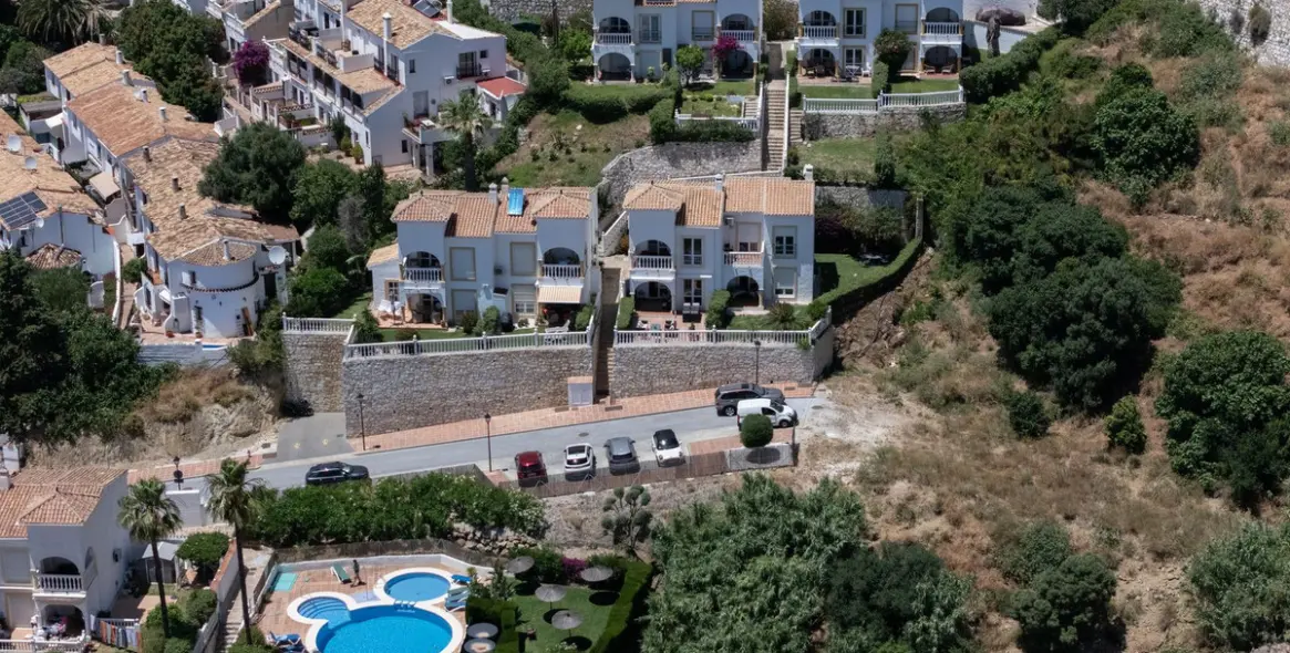 Продажа дома на две семьи в Mijas 37