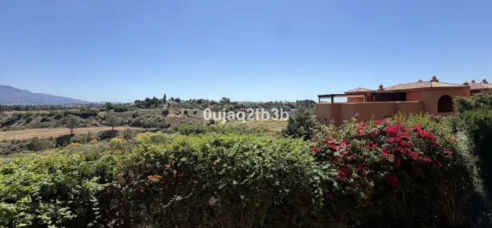 Sale of ground floor apartment in Benahavís 0