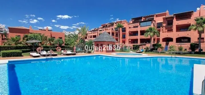 Sale of ground floor apartment in Benahavís 4