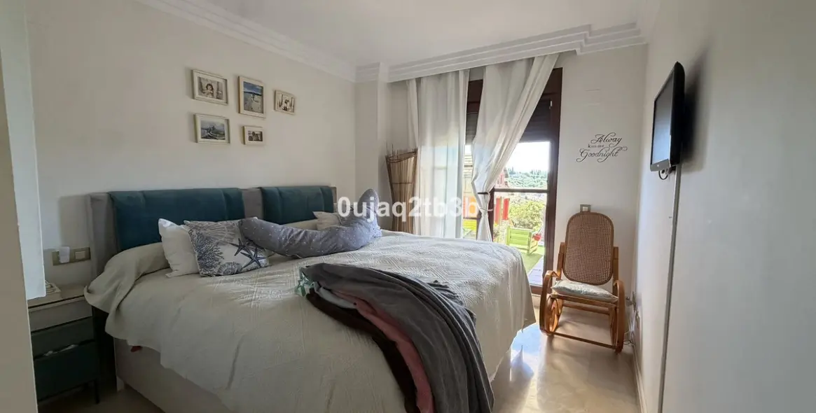 Sale of ground floor apartment in Benahavís 8