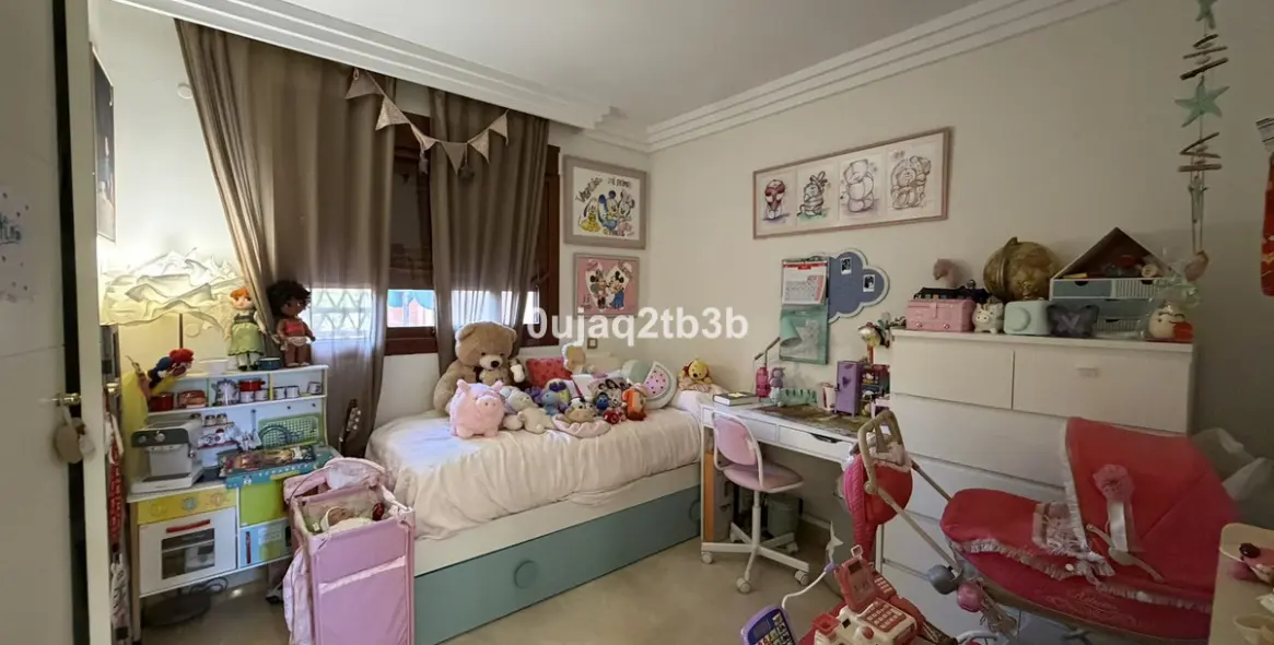 Sale of ground floor apartment in Benahavís 9