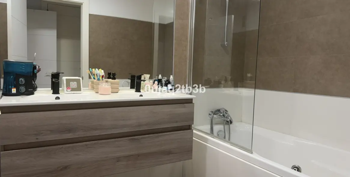 Sale of ground floor apartment in Benahavís 13