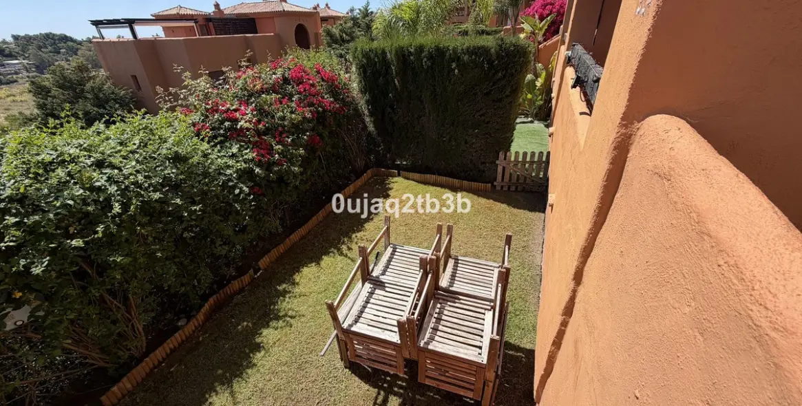 Sale of ground floor apartment in Benahavís 22