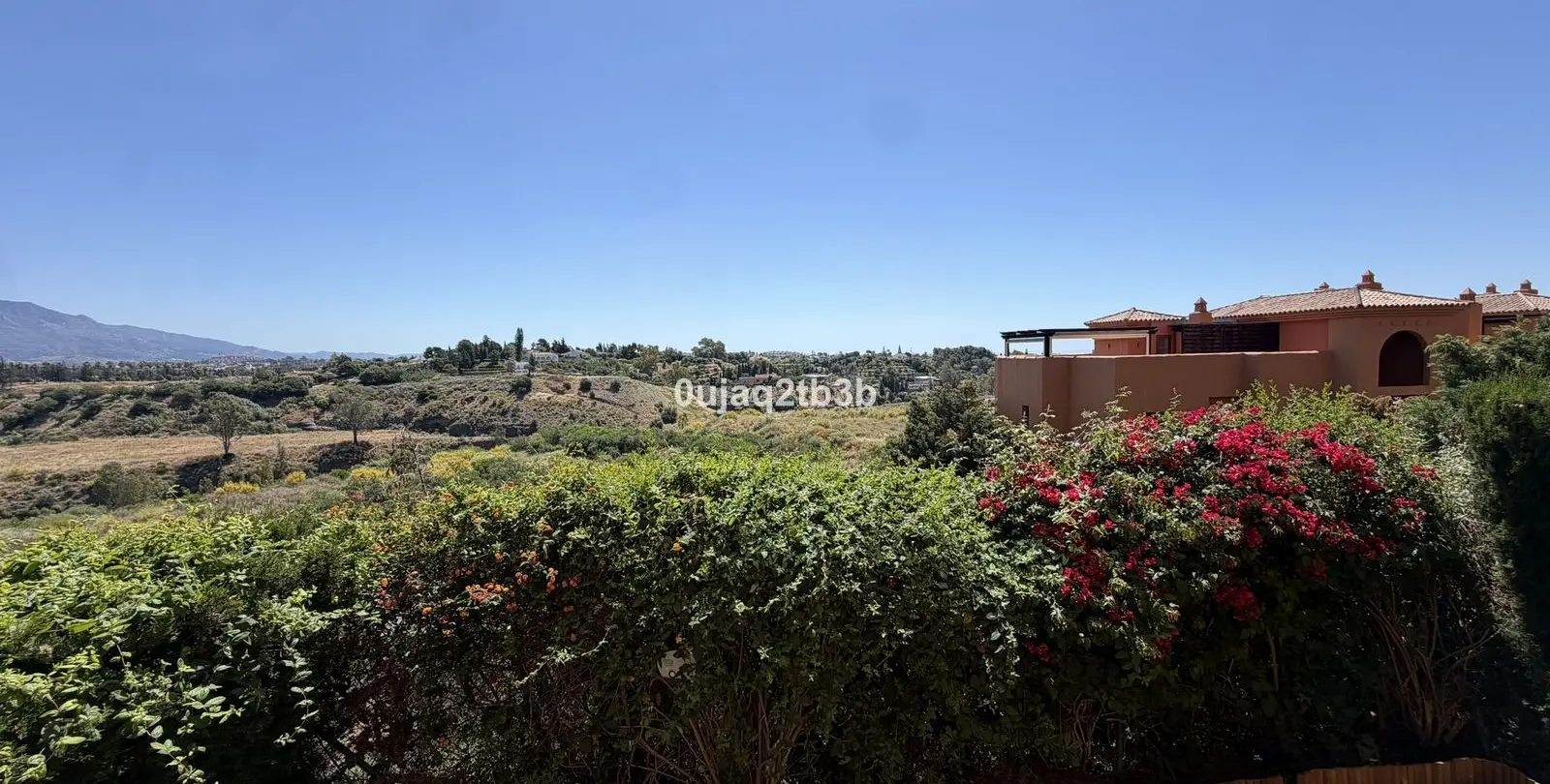 Venta de apartamento en planta baja en Benahavís 1