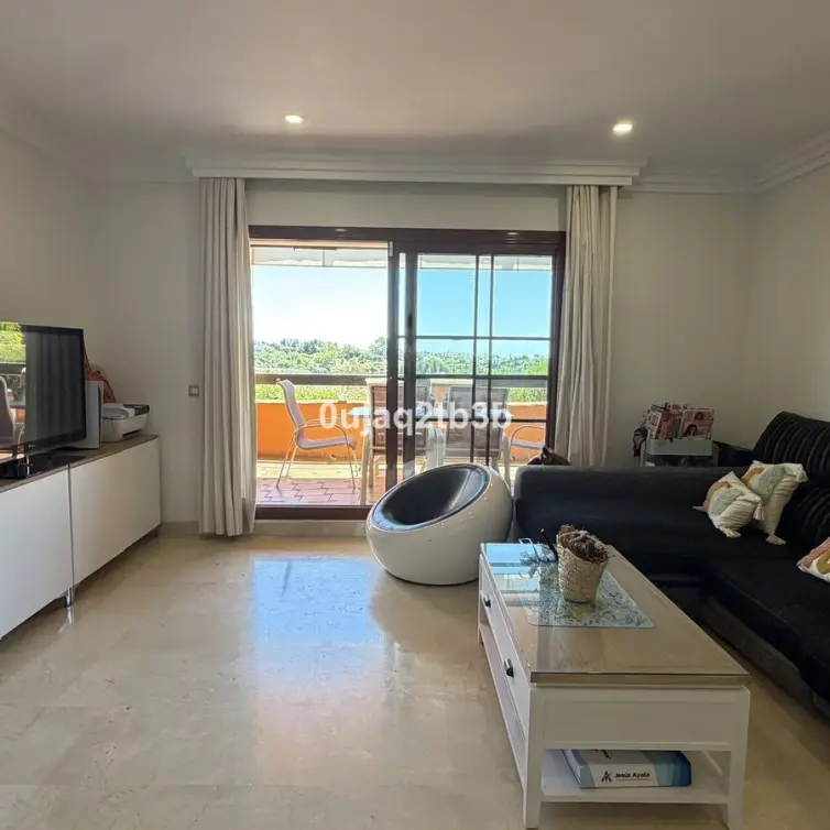 Sale of ground floor apartment in Benahavís