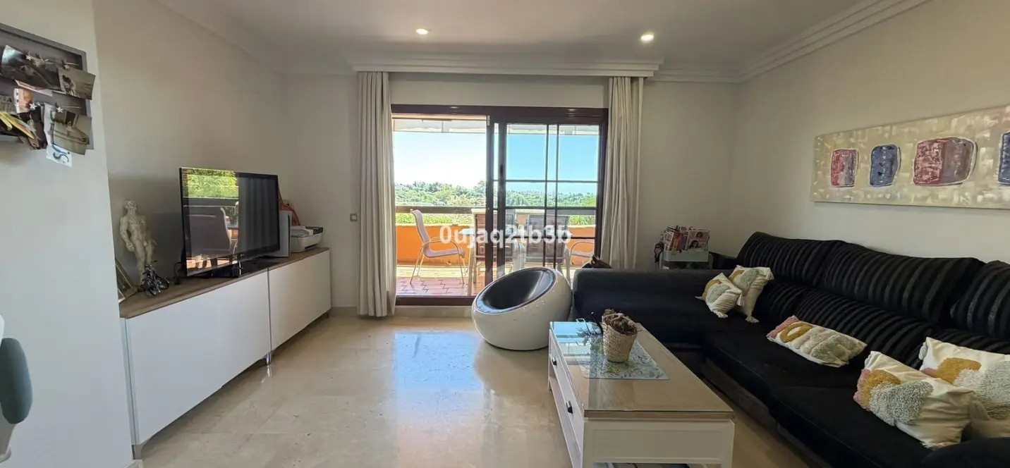 Sale of ground floor apartment in Benahavís 2