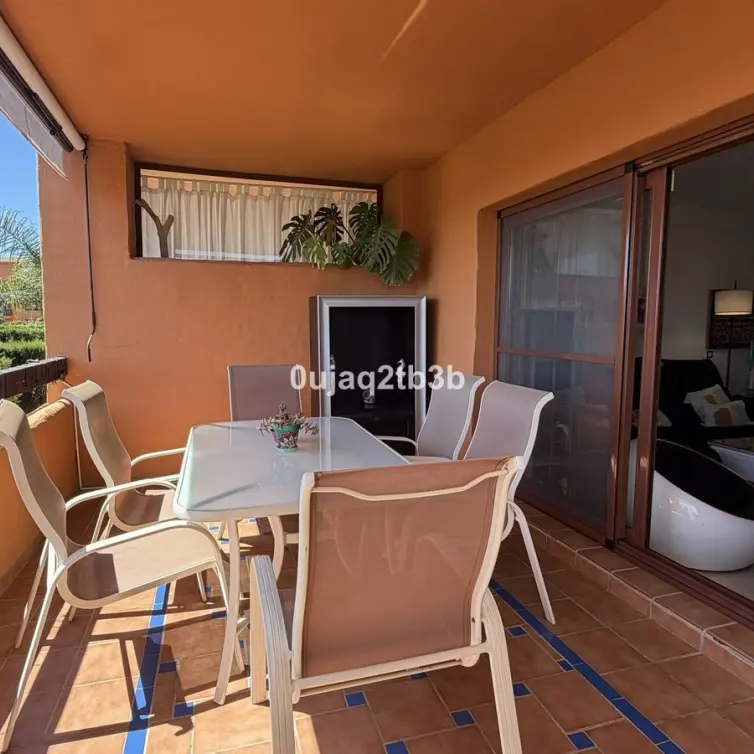 Sale of ground floor apartment in Benahavís