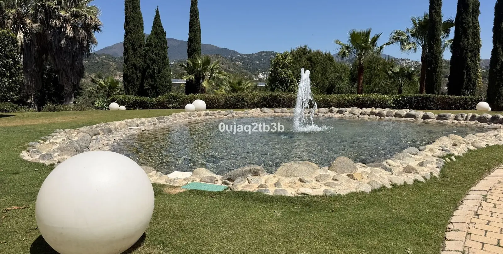 Venta de apartamento en planta baja en Benahavís 28