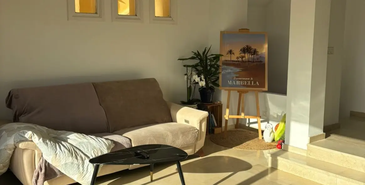 Sale of townhouse in Calahonda 5