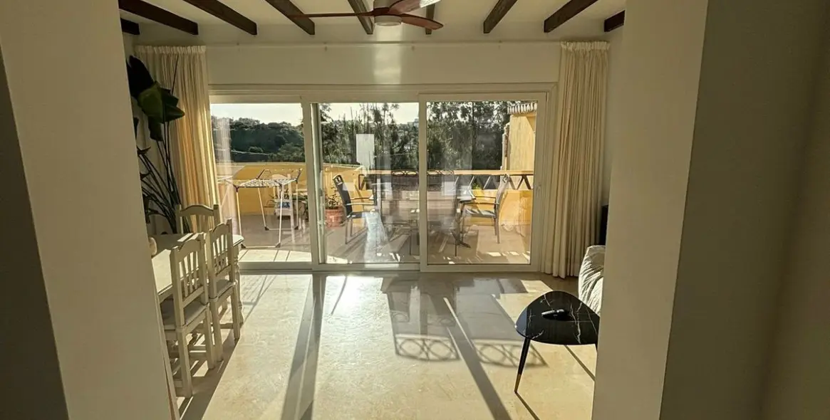 Sale of townhouse in Calahonda 15
