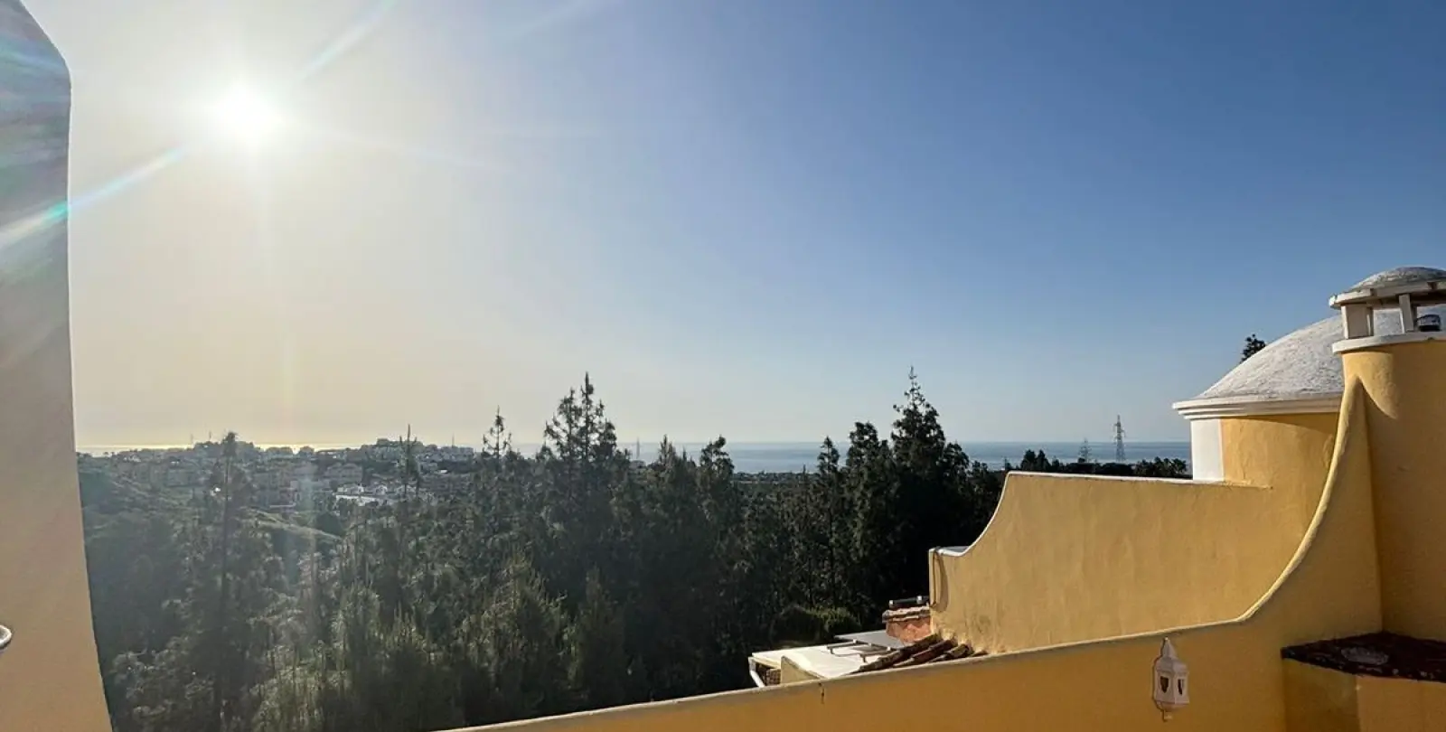 Sale of townhouse in Calahonda 1