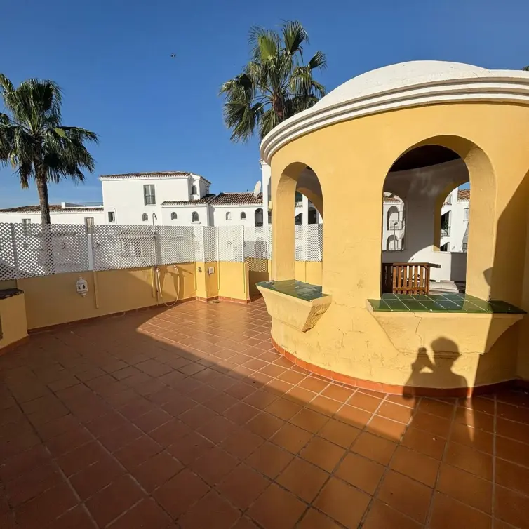 Sale of townhouse in Calahonda