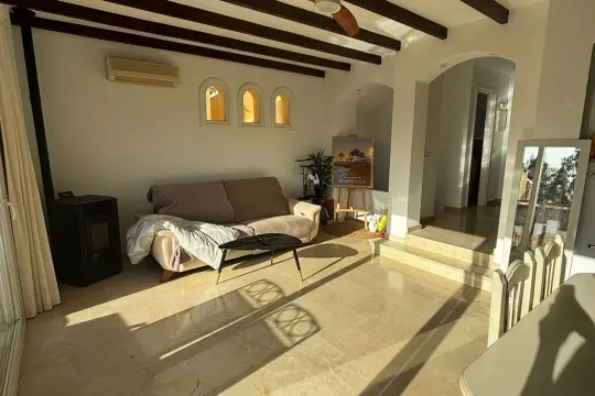 Image 4 thumb