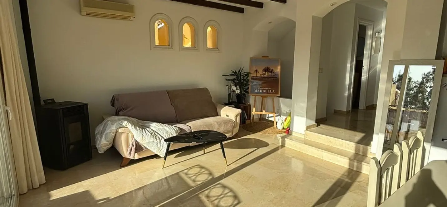 Sale of townhouse in Calahonda 3